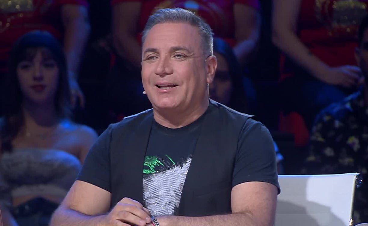 "Decidí no mirar más mi carnet": Luis Jara deslumbra con su nuevo look 