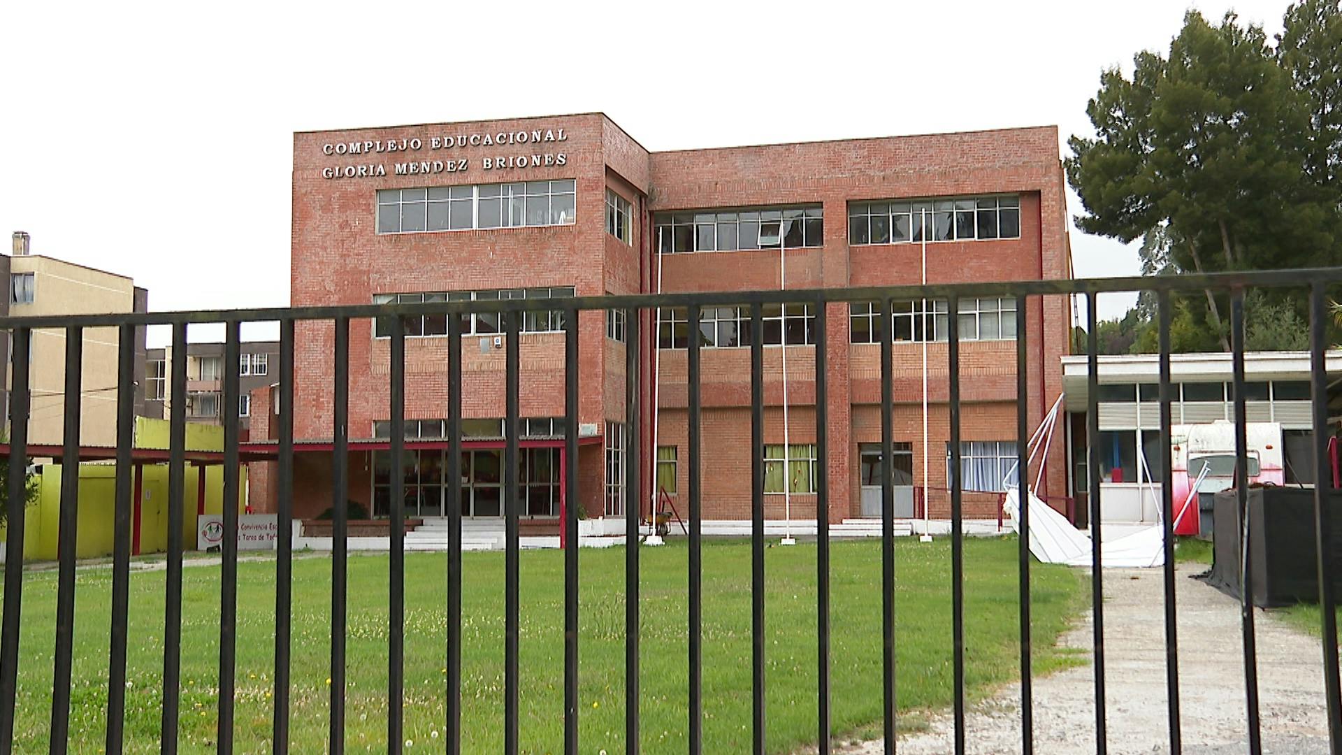 Denuncian a colegio de Penco por entregar enseñanza media sin reconocimiento