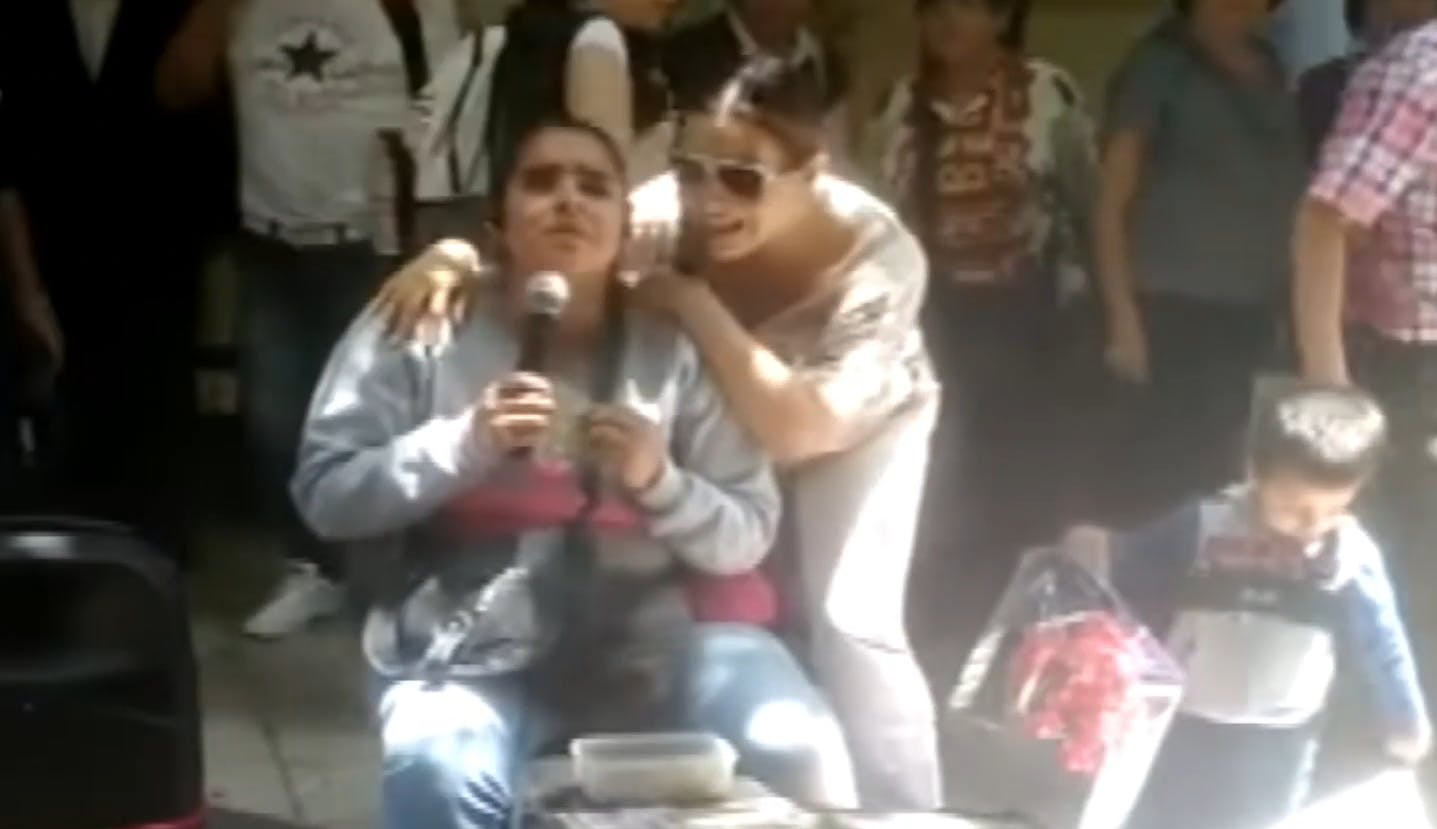 La generosidad de una reina: El día en que Myriam Hernández sorprendió a cantante en el Paseo Ahumada 