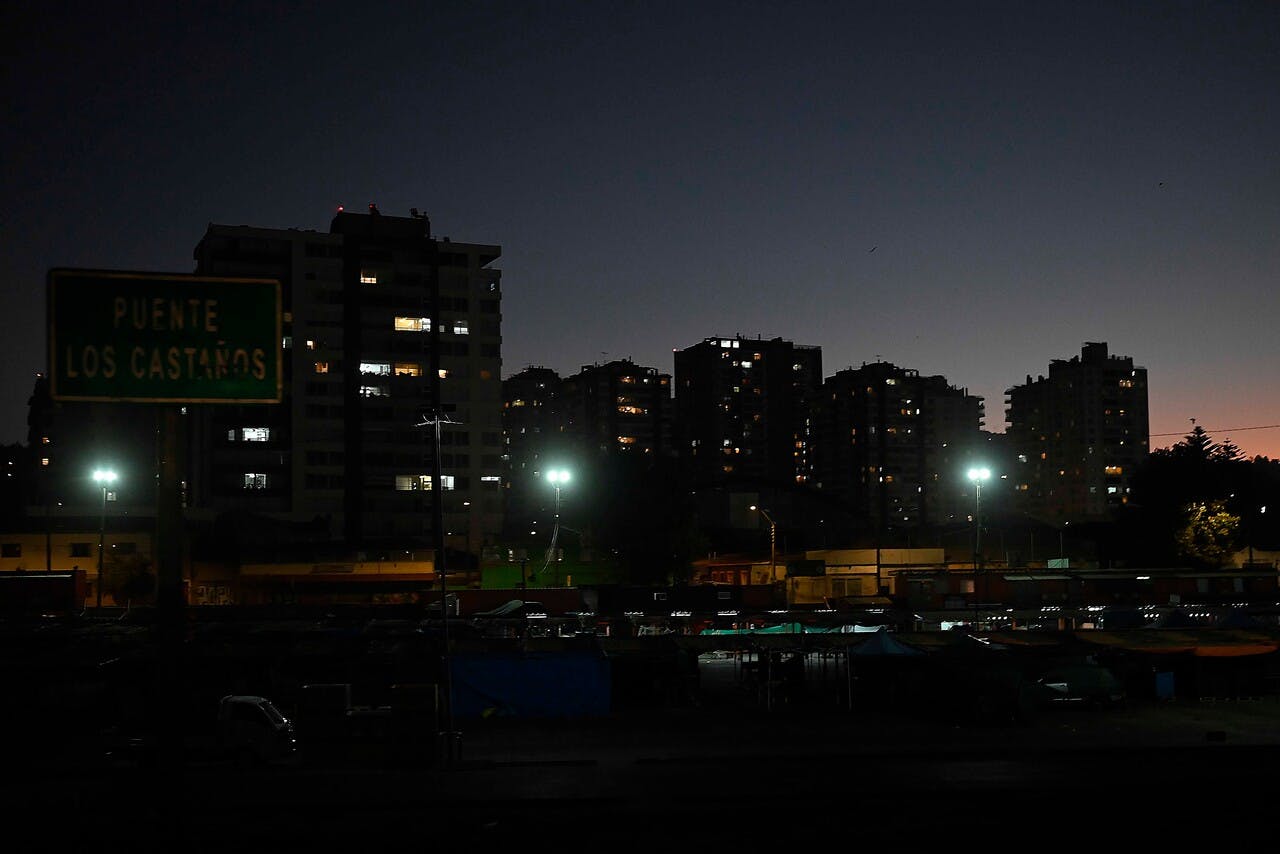 Ministra Tohá tras balance de masivo corte de luz: "La falla de ayer no debió haber pasado"