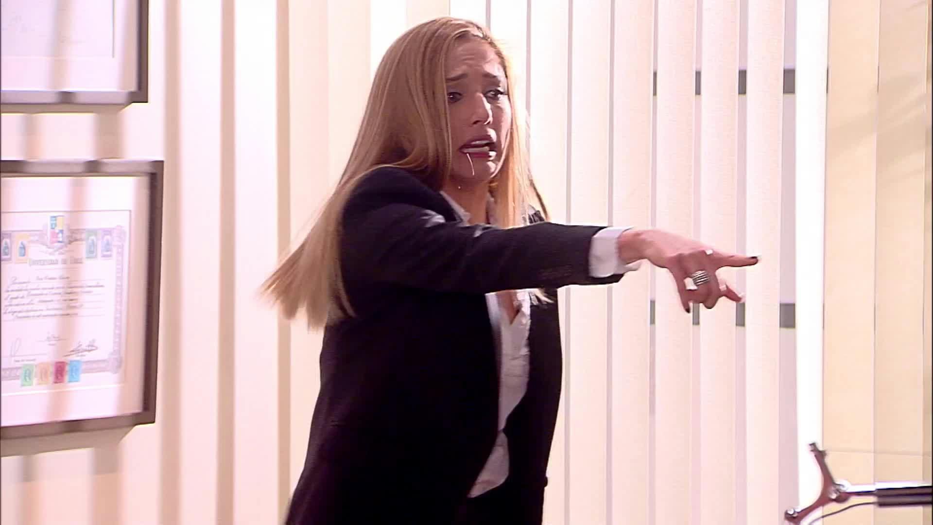 Dolores quedó inconsciente | Socias - T1E56