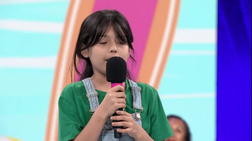 "Con los ojos cerrados": La joven talento que se tomó el escenario de ¡Ahora Caigo!