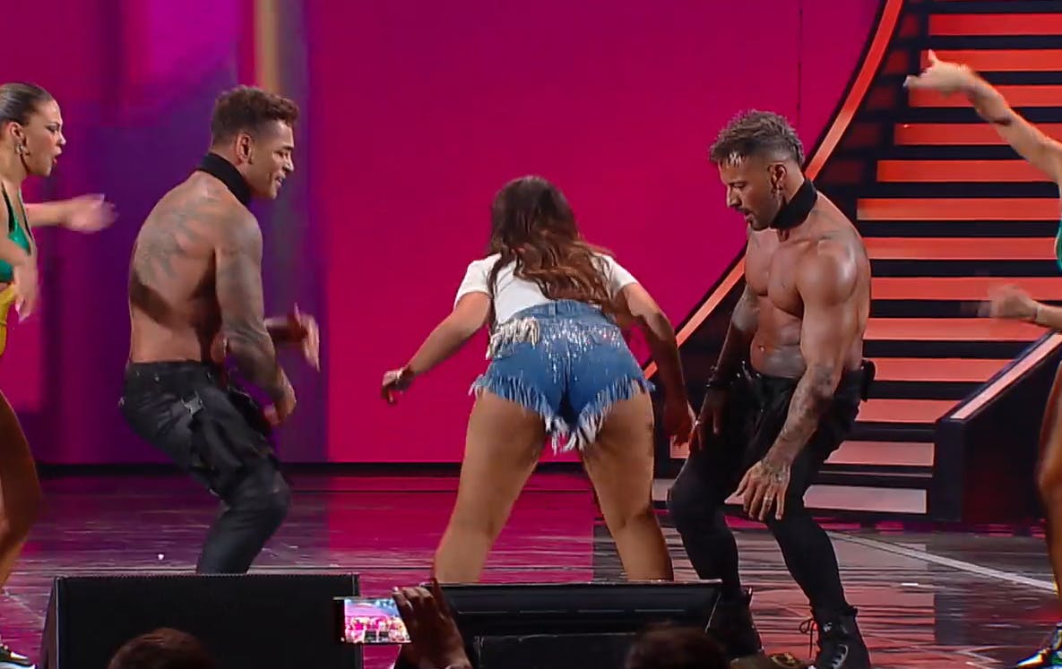 Pamela Leiva nos sorprende con el "twerk medicinal"