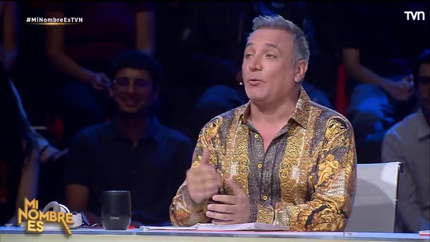 "Profanador": Luis Jara protagoniza nuevo beso a señora en el público