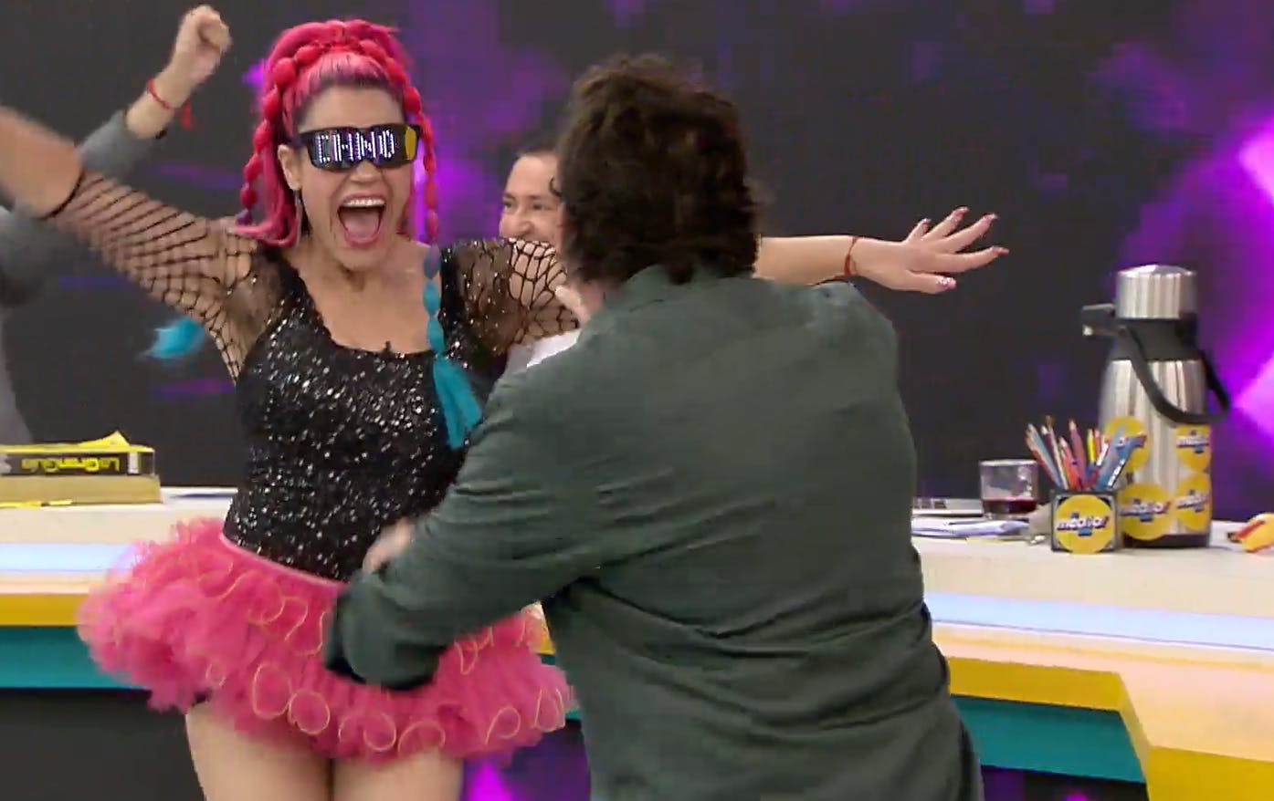 La espectacular entrada de Anita María Muñoz a "El Medio Día" 