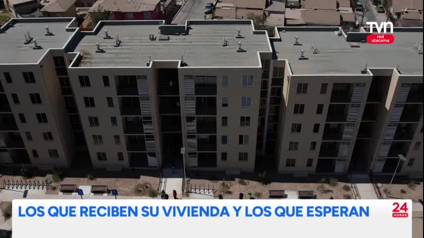 Los que reciben sus viviendas y los que esperan