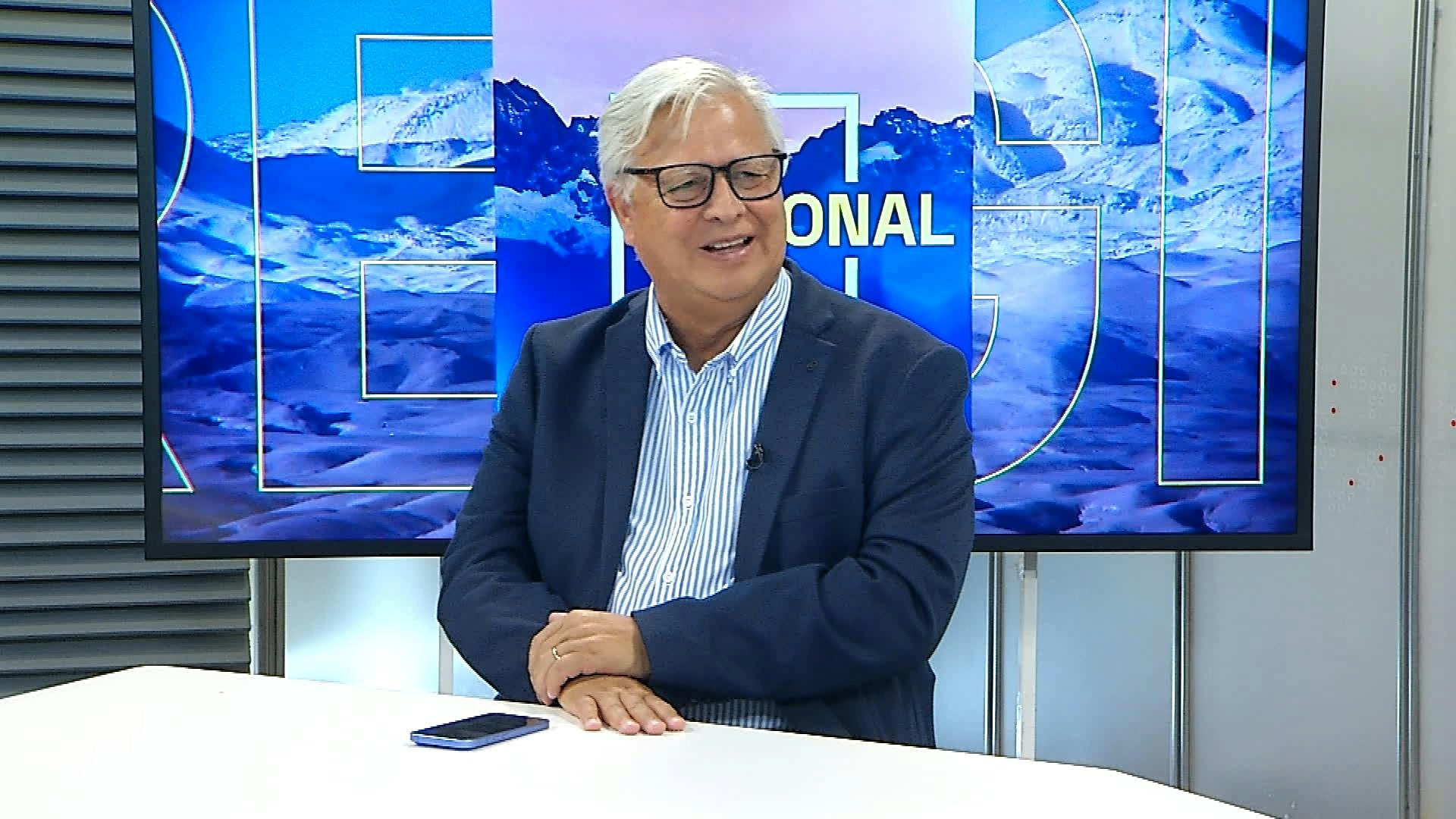 Senador Gastón Saavedra inaugura nueva temporada de programa de actualidad regional