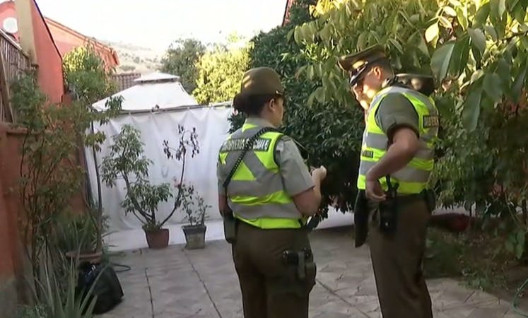 Hijo terminó apuñalado: Familia sufre violento asalto en su caso 