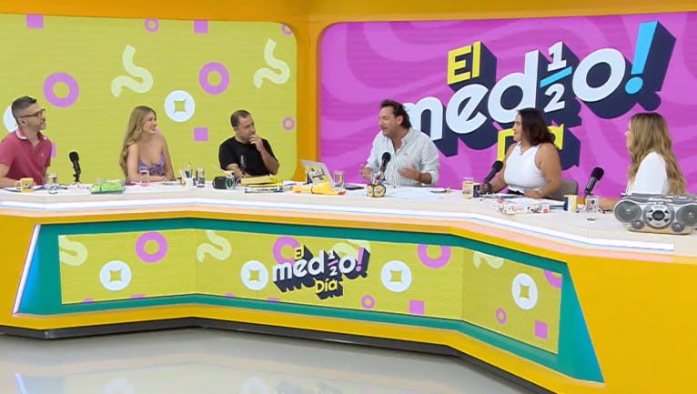 Esto de volver con el ex: Las historias del panel de "El Medio Día" con antiguos amores