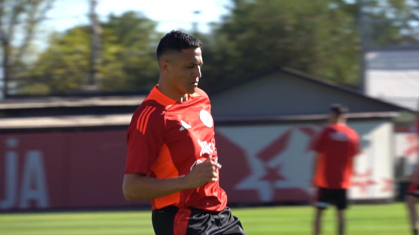 Alexis es baja ante Paraguay