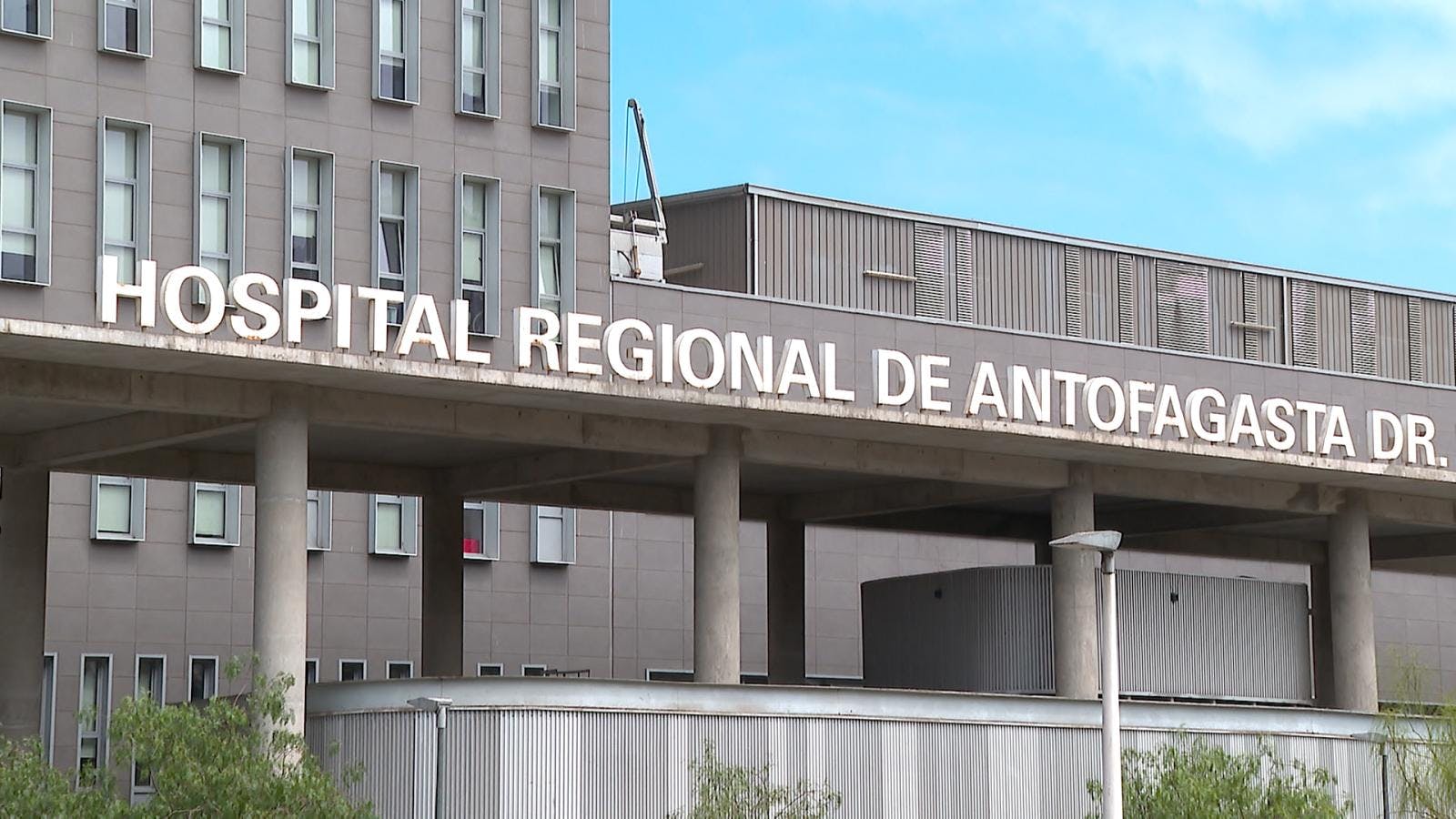 Parlamentarios piden sanciones y medidas ante continuas fallas en funcionamiento del hospital regional 