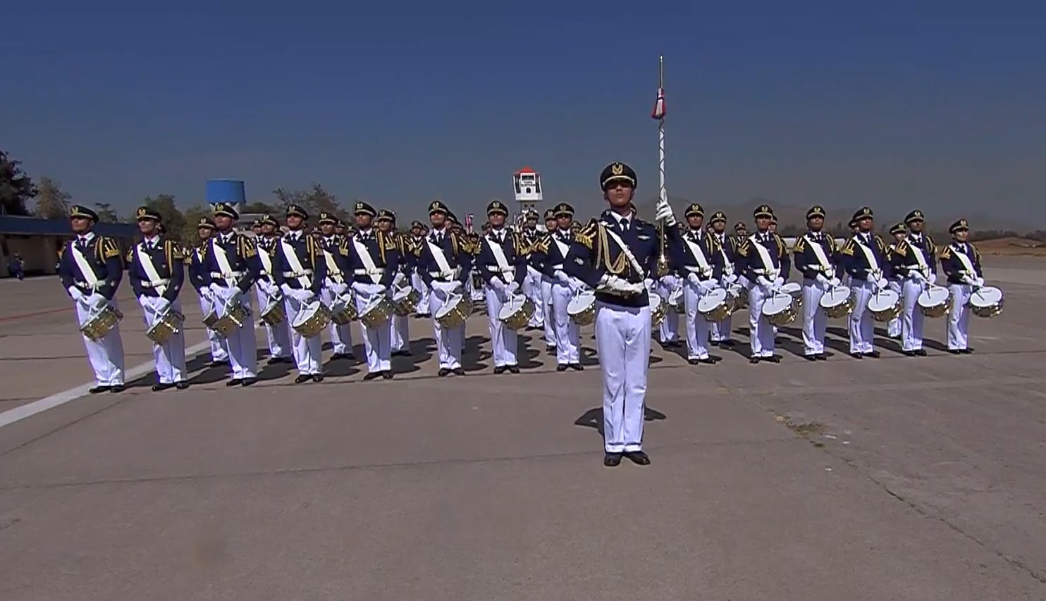 Revisa el desfile aéreo y terrestre del aniversario 95 de la FACh