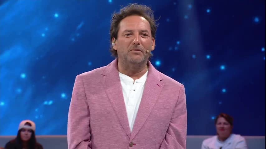 "Siempre quise ver caer a un oficial": Daniel Fuenzalida bromea con carabinera 