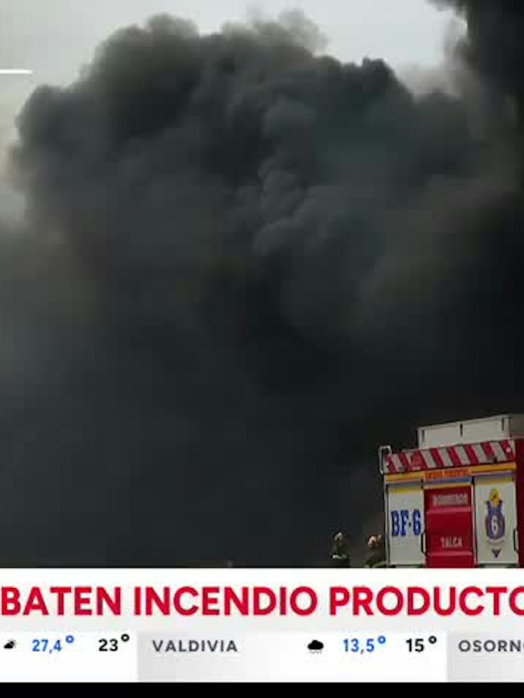 Bomberos combate incendio producto de quemas en el Maule