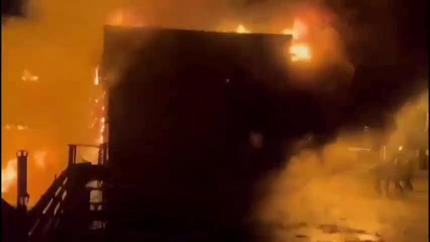 Una persona fallecida y tres estructuras calcinadas dejó incendio en Curanilahue