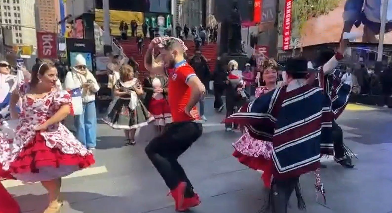 ¡Orgullo nacional! Realizan campeonato de cueca en Nueva York