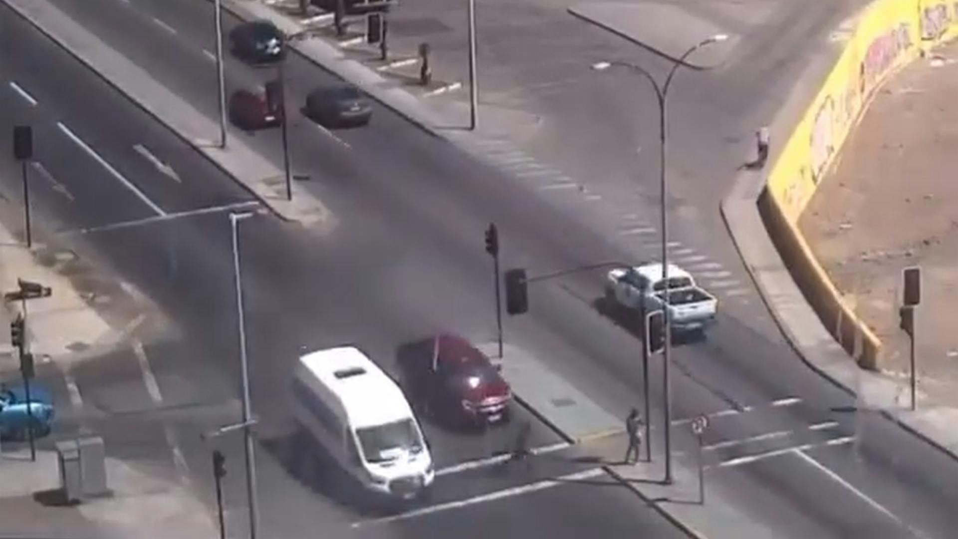 Peatón se encuentra grave tras ser atropellado en dos ocasiones esto en avenida Pérez Zujovic 