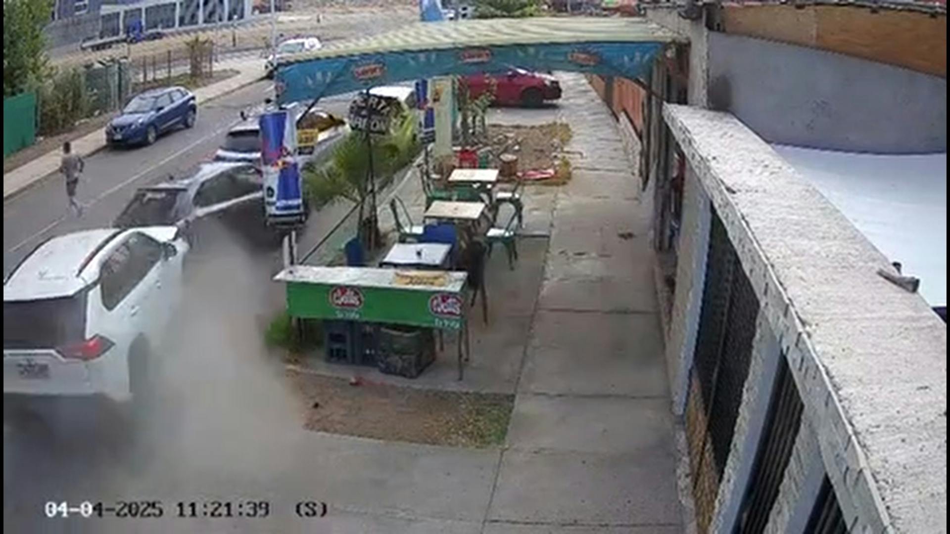 Persecución termina en accidente en pleno barrio residencial de Antofagasta