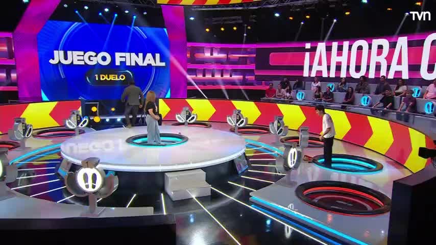 ¡Es un diseño!: los misteriosos calcetines que le regaló un participante a Daniel Fuenzalida