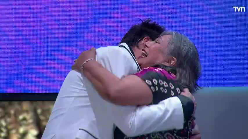  Tía de participante le declara su fanatismo a Daniel Fuenzalida