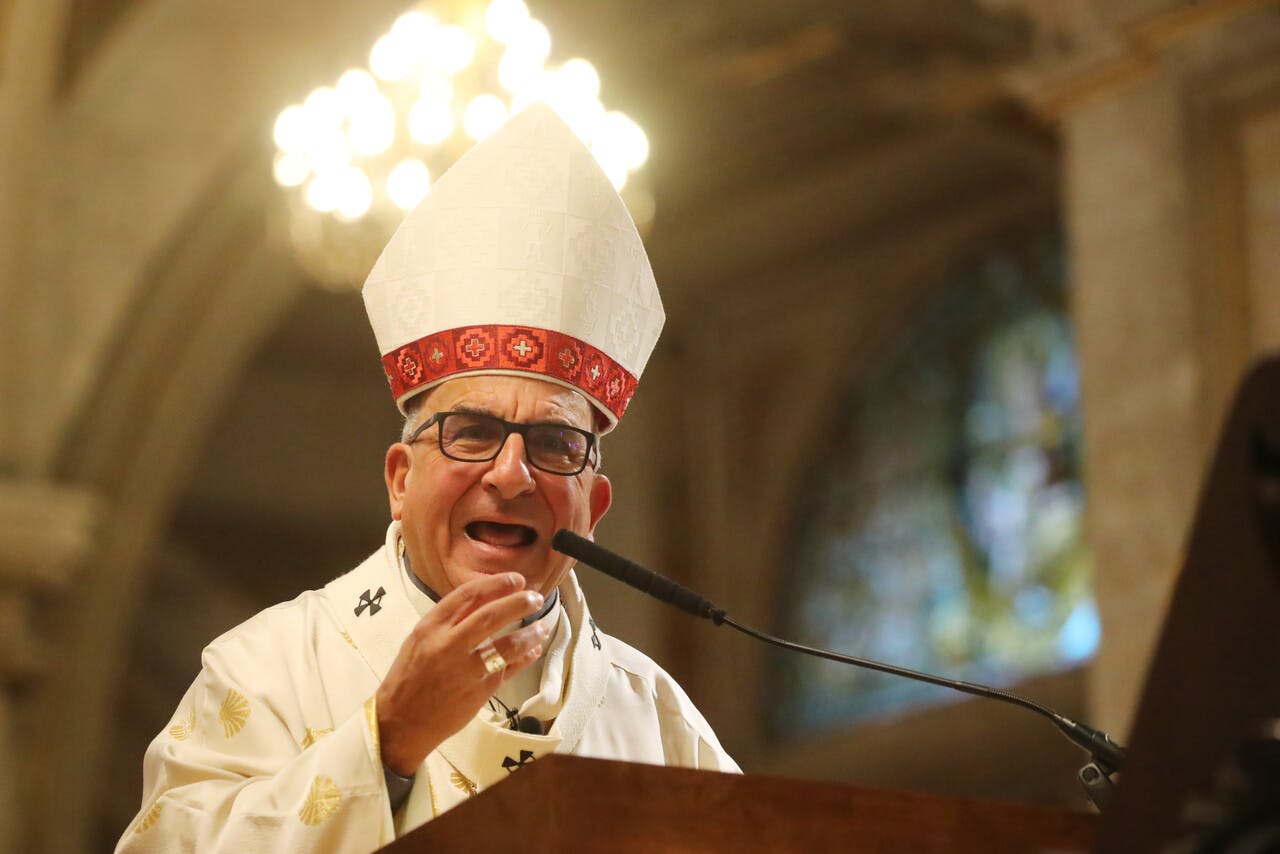 La emoción del cardenal Chomalí por muerte de Francisco: "Me dijo 'menos eminencia, más servidor'"