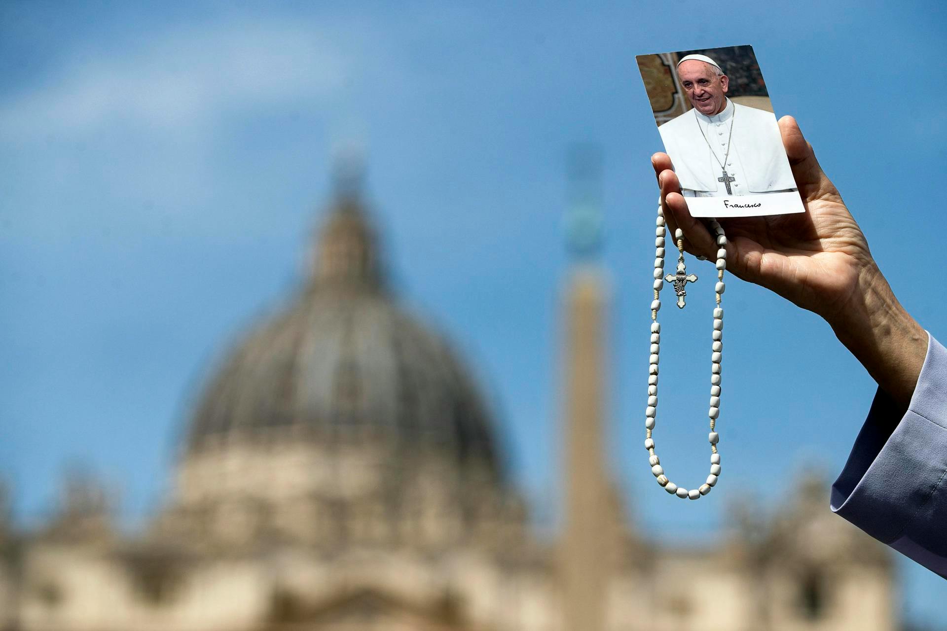 Conmoción mundial por muerte de Francisco: "Marca el cambio de una era para el Vaticano" 