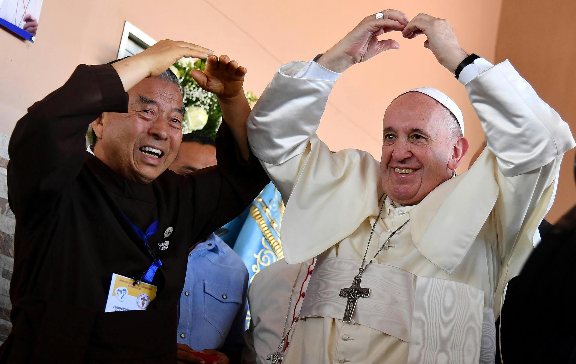 "Hola santo hijo": La broma del Papa Francisco a chileno que trabajó con él 