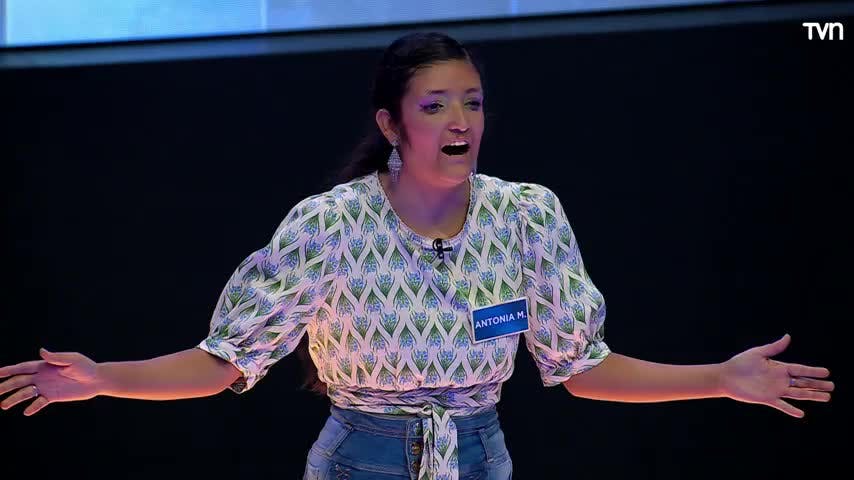 Antonia revoluciona "The Floor Chile" con tributo a Gloria Trevi