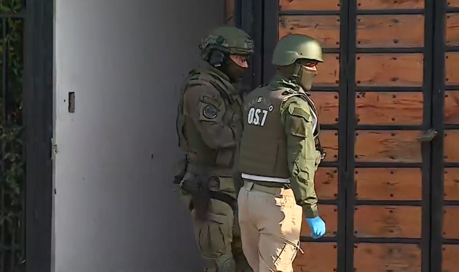 Realizan masivo allanamiento a 40 casas por Caso Brinks 