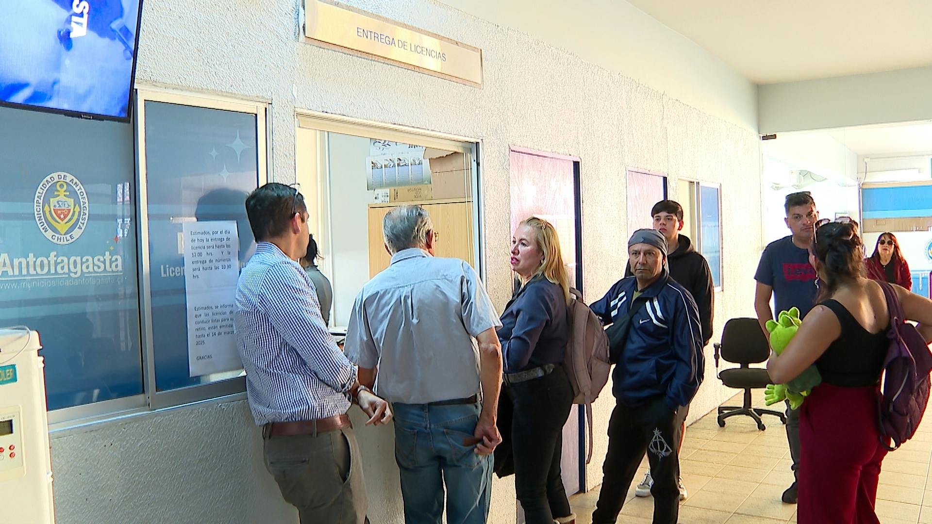 Usuarios denuncian demora en entrega de licencias de conducir de más de un mes 