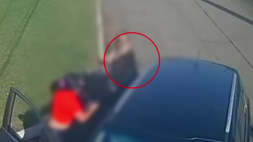 Amplían detención de mujer que disparó por error contra amiga a la salida de un motel