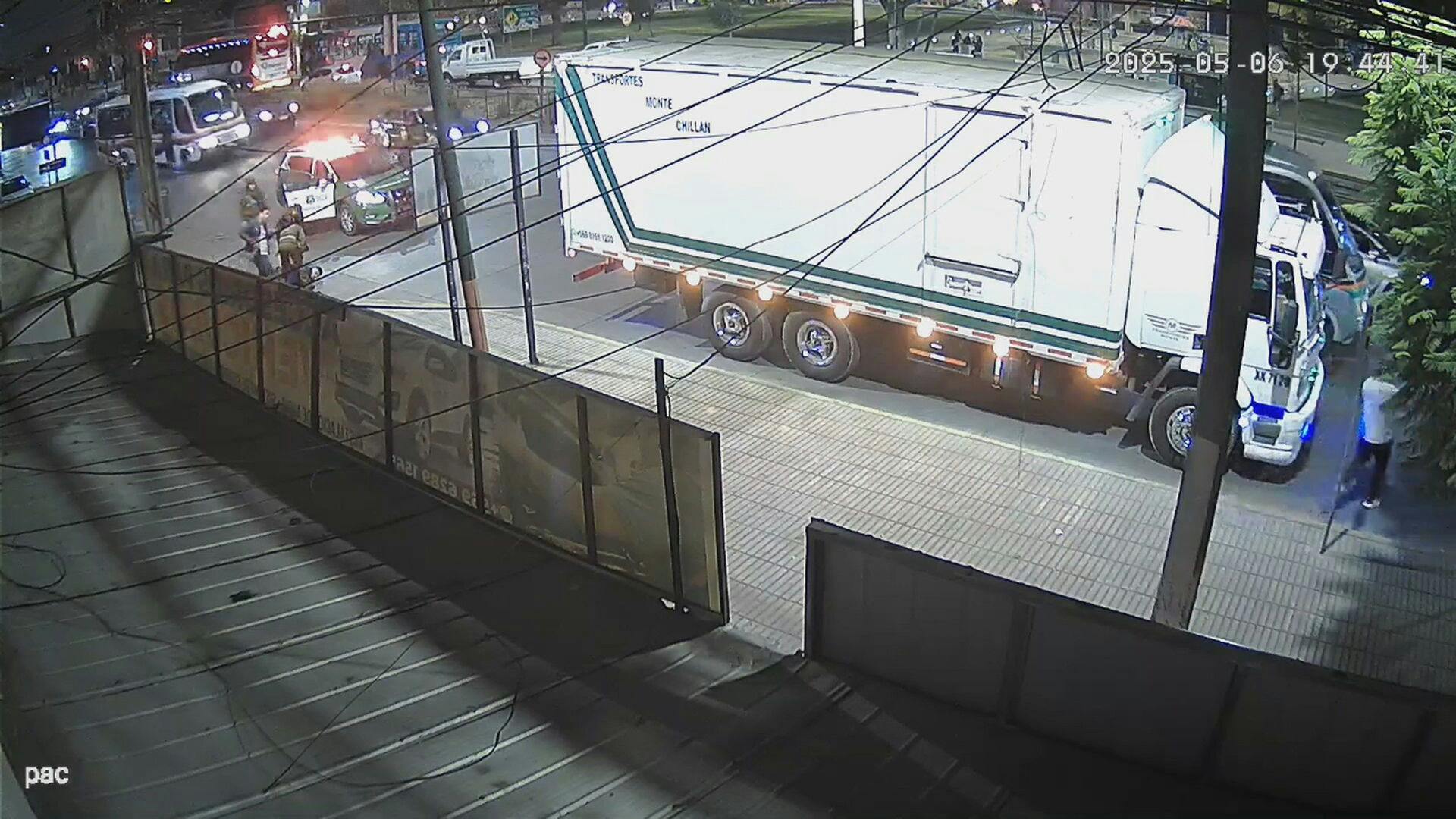 Robo y secuestro a camión de carga terminó con delincuente en riesgo vital en Cerrillos 