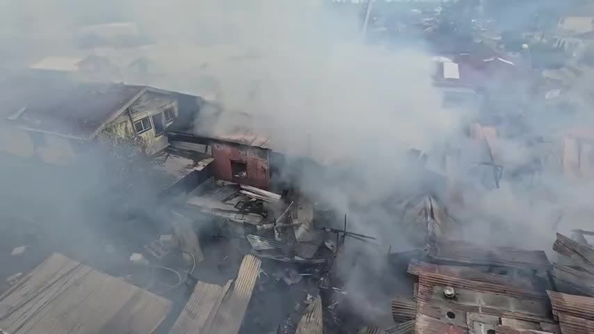 Pérdidas millonarias tras violento incendio en Cañete