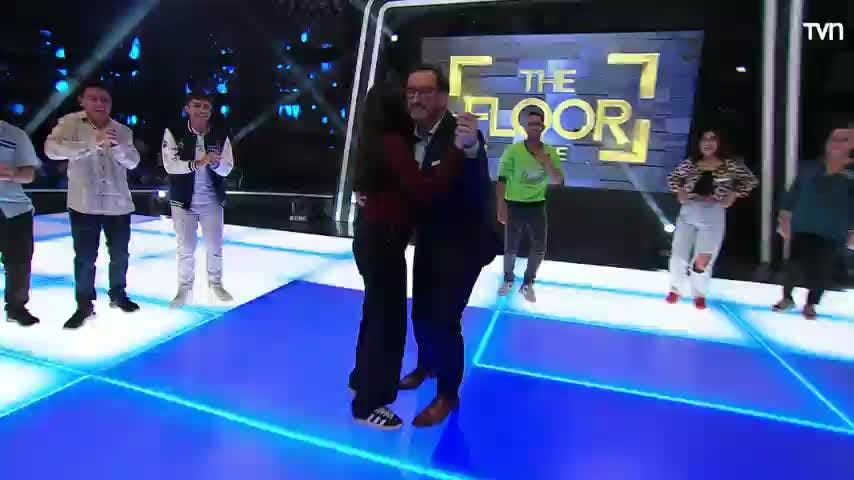 "Orden, orden": participante DJ y Eduardo convierten el set en pista de baile