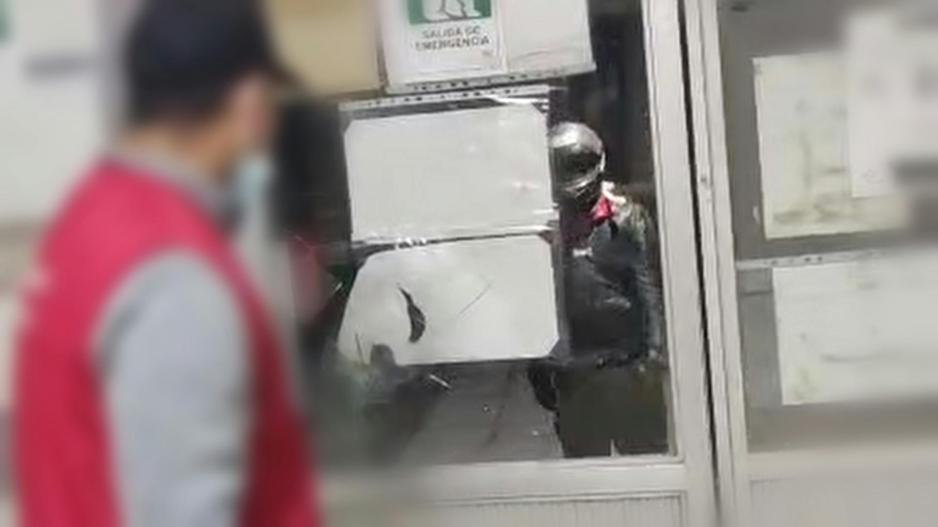 Sujeto intentó agredir a su pareja cuando era atendida en la posta rural de Vara Gruesa en Linares