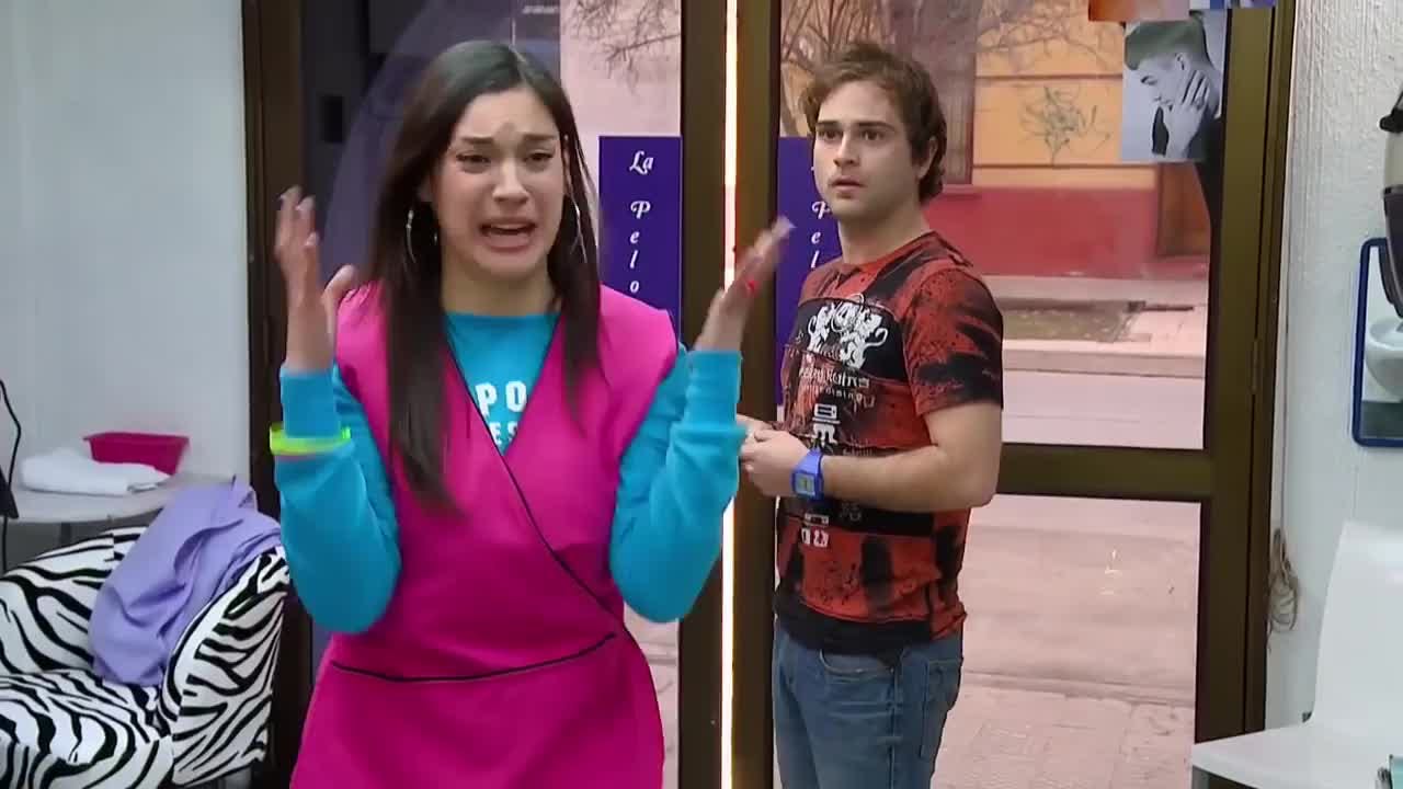 Alfredo se alegra por la muerte de Anahí | Esa no soy yo - T1E42