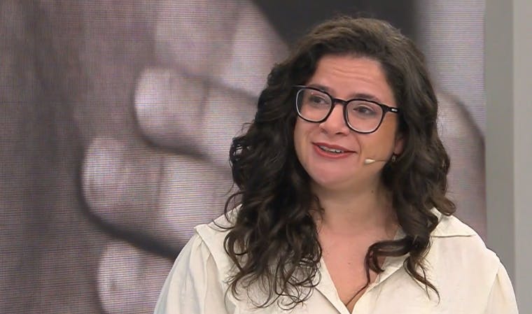 No sirve para acuerdos de palabra: Ministra Orellana explica cómo funciona la "Ley Papito Corazón" 