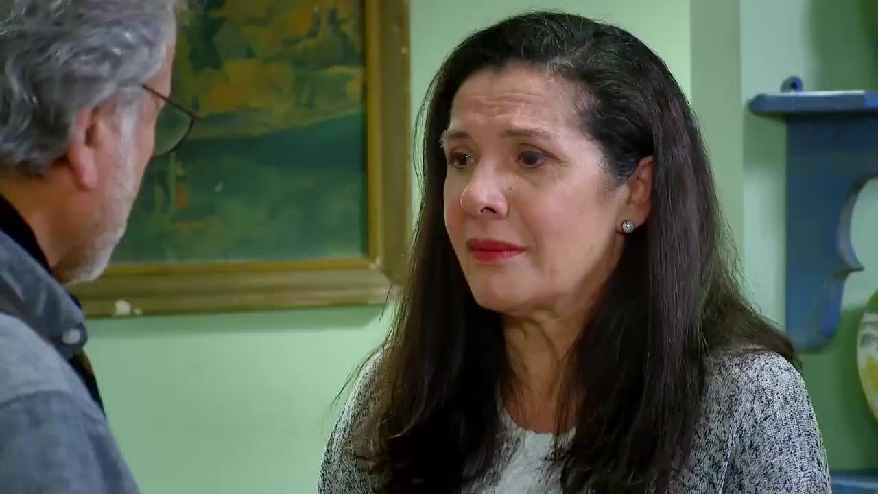 El misterioso mensaje de Anahí | Esa no soy yo T1E86