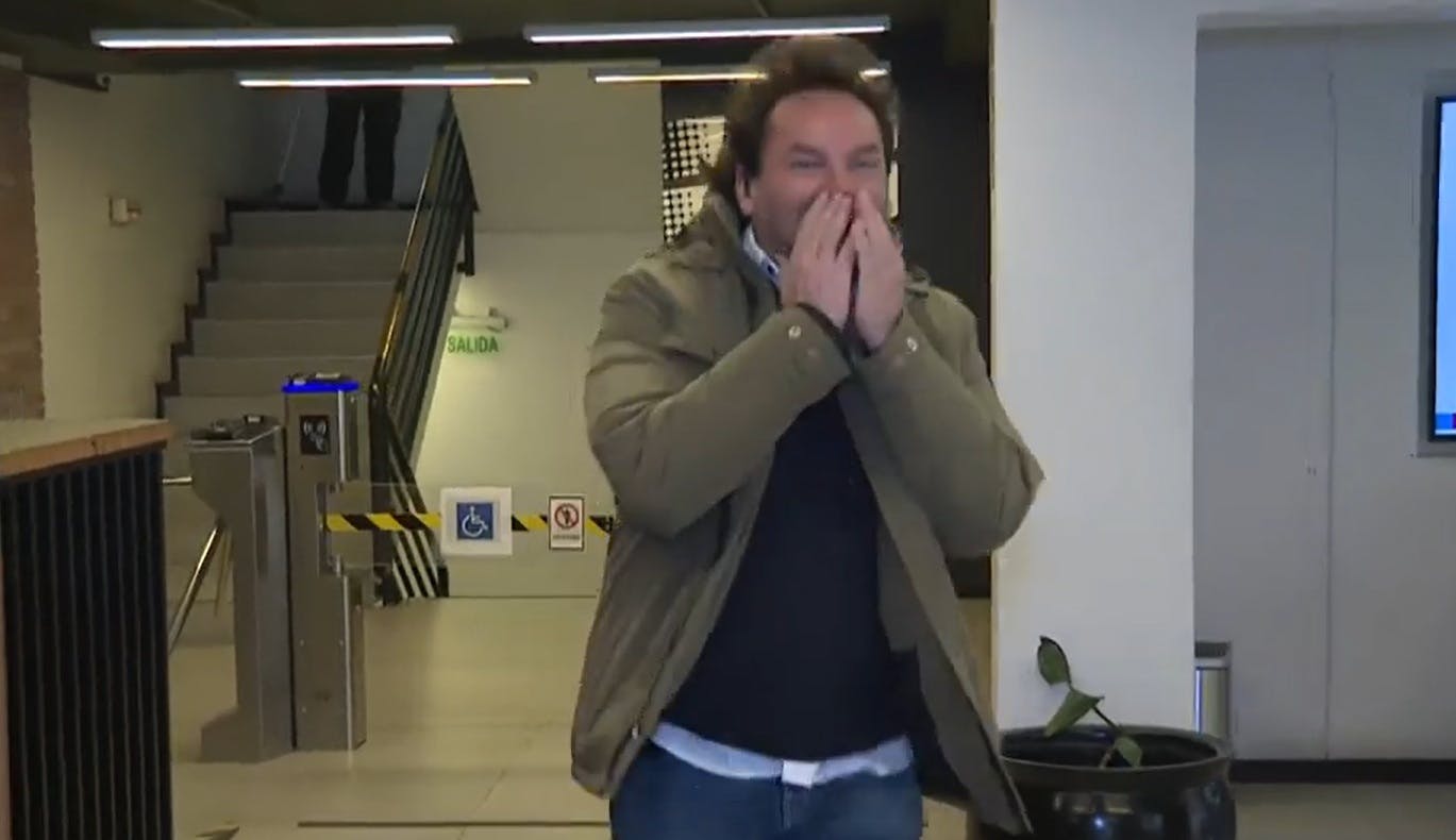 El Medio Día: Daniel Fuenzalida se atrasó y tuvo que partir el programa en la calle