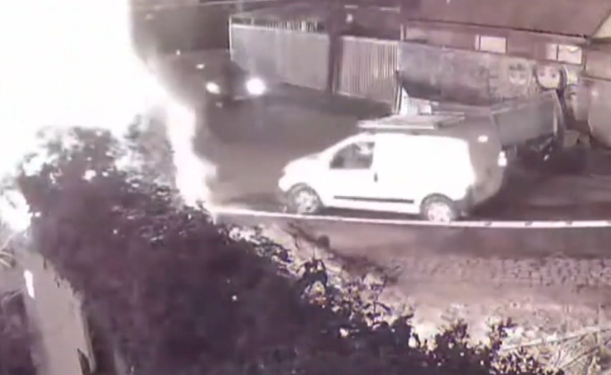 Insólito: Buscó fuga de gas con un soplete y terminó causando explosión