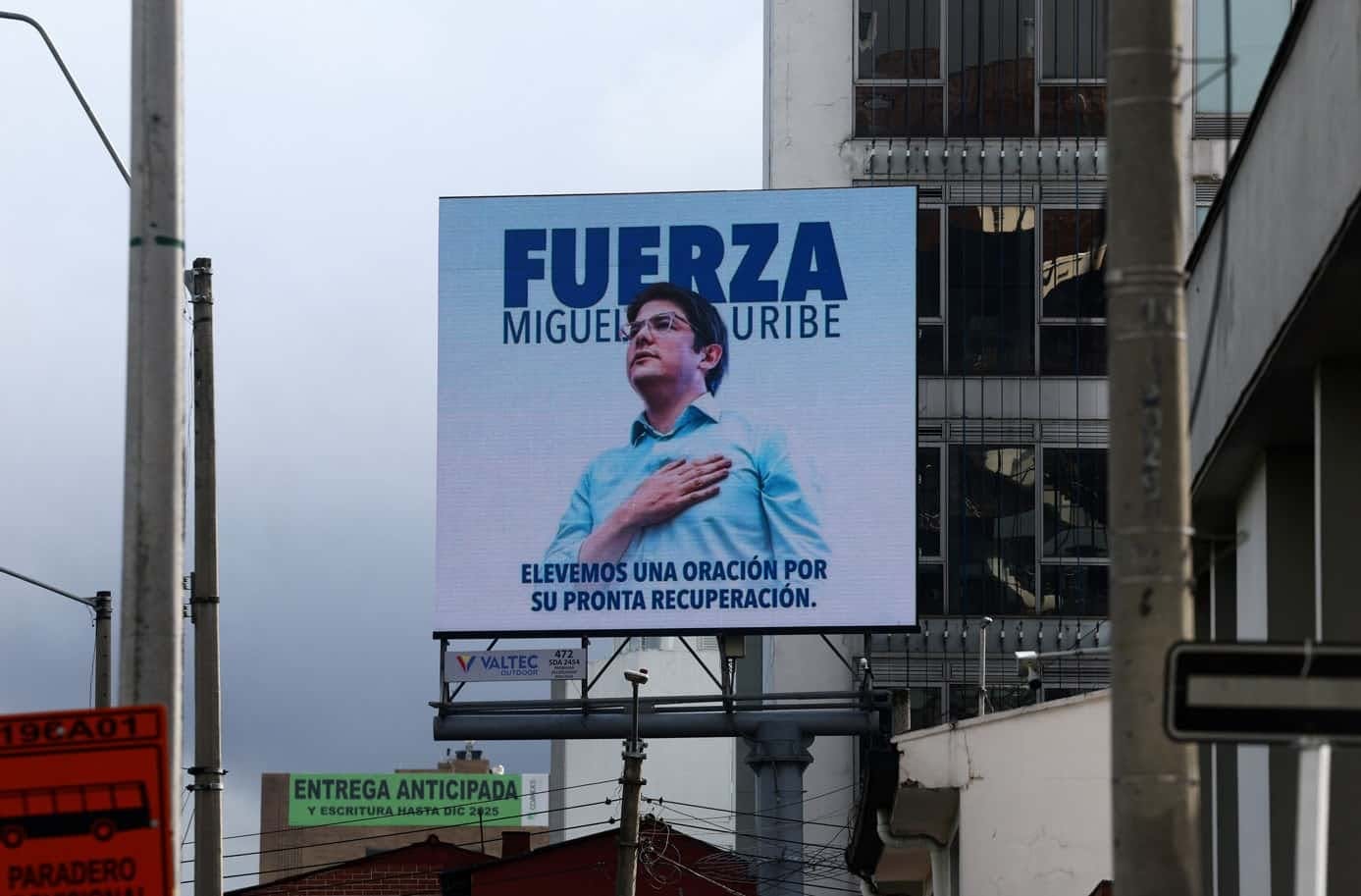Ataque a Miguel Uribe en Colombia: "Esto no sucedía contra candidatos desde finales de los 80"