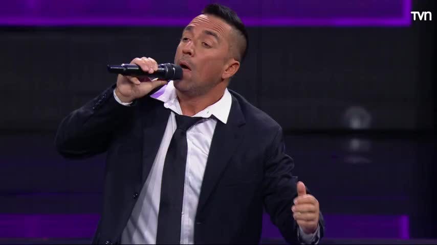 Alexander Guerra es Eros Ramazzotti