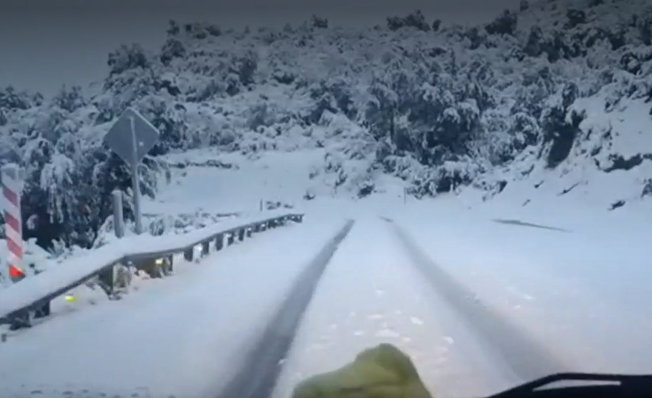 ¿Suiza? Mira cómo se ve la Cuesta La Dormida en Valparaíso 