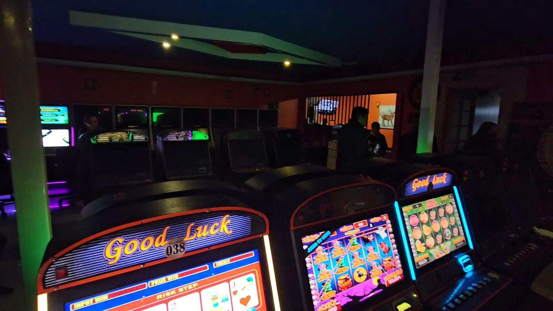 Síntesis regional de noticias: mini casino es clausurado por segunda vez