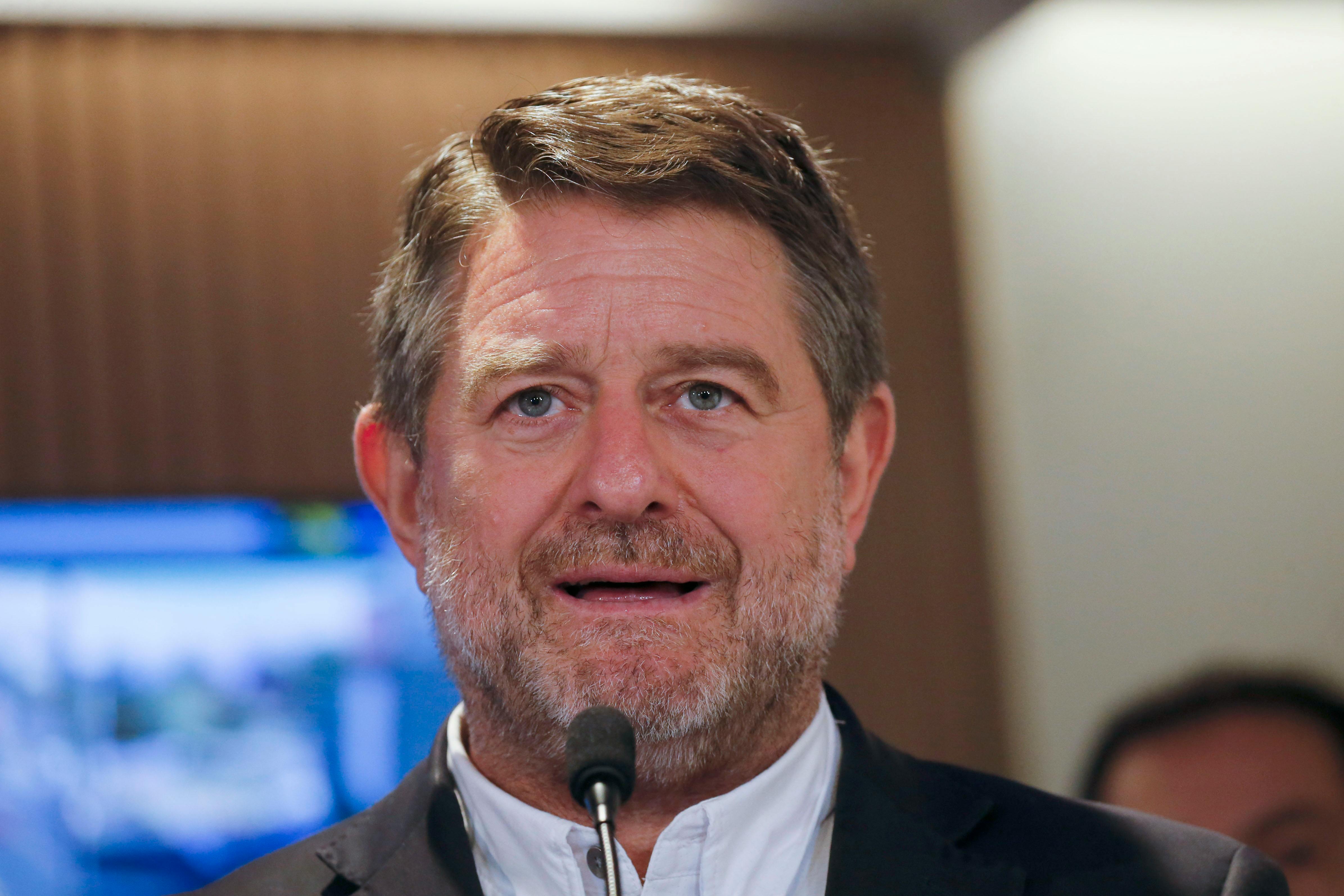Nuevo informe de Contraloría complica a Claudio Orrego 