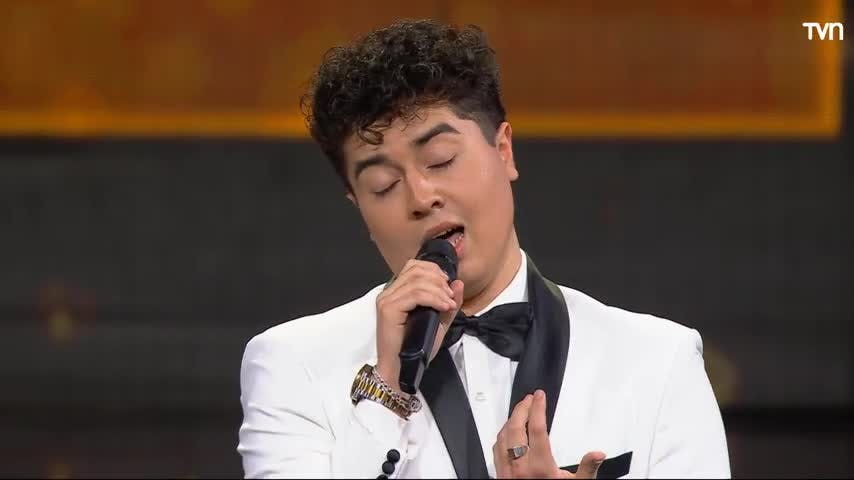 "Lo haces fantástico": Con "40 y 20" José José sigue en carrera