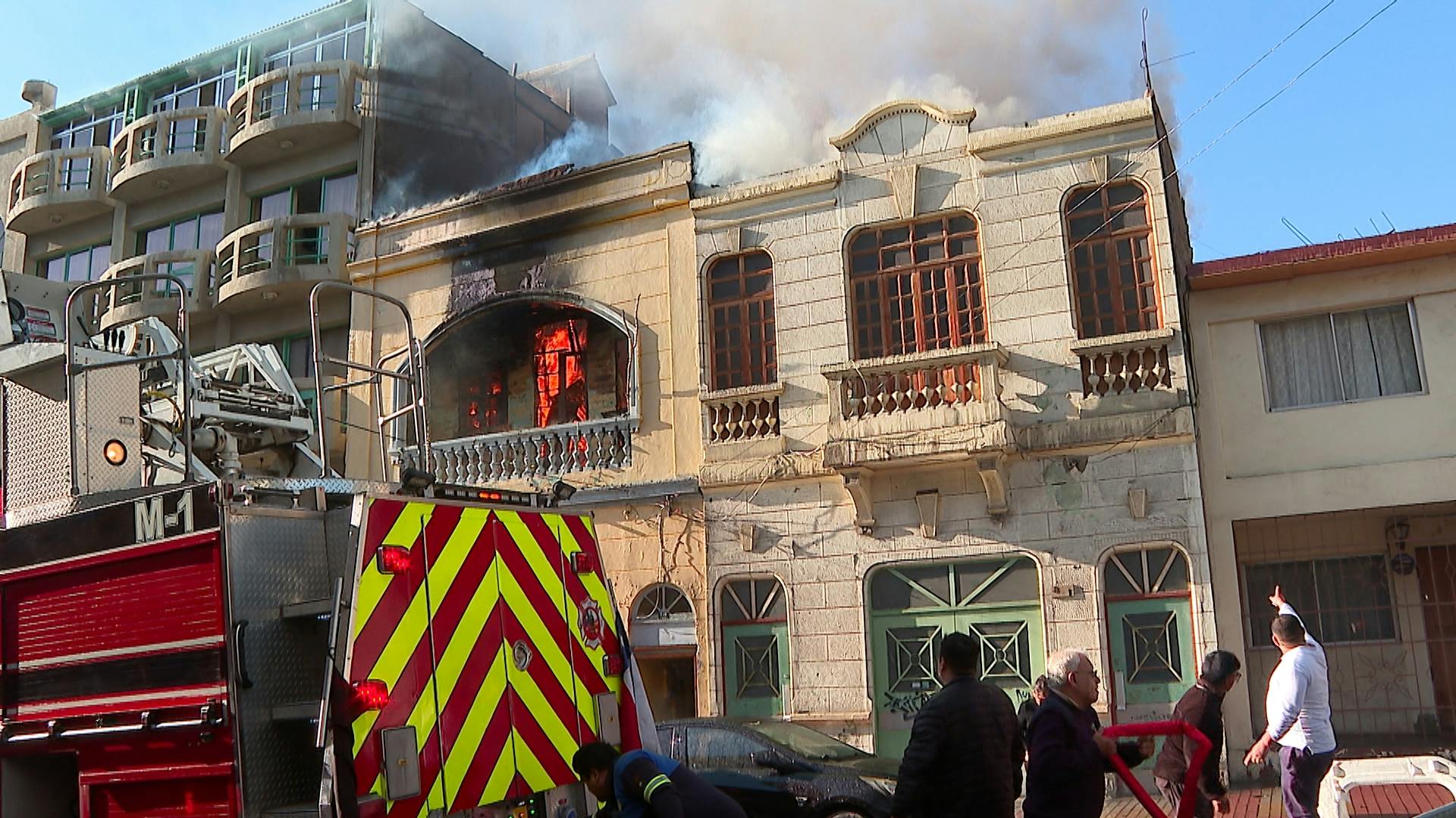 Incendio destruye dos viviendas en sector centro