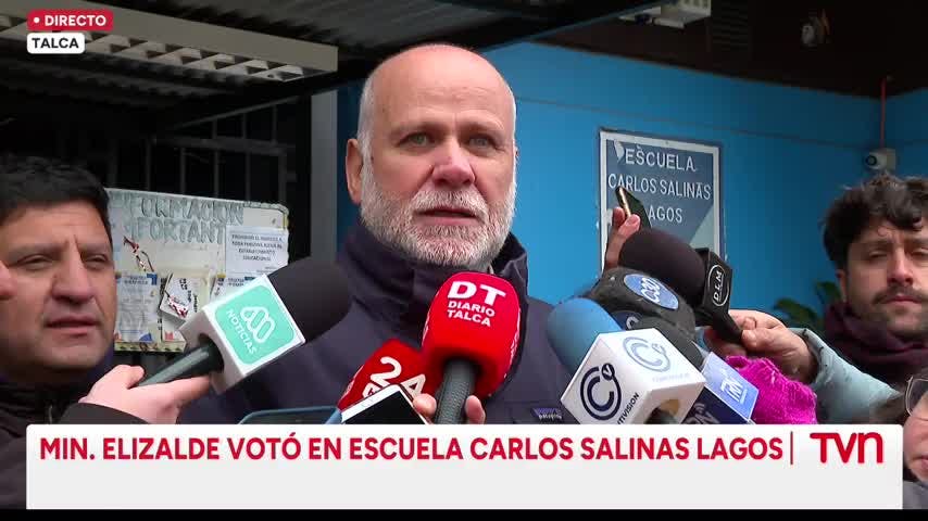 Ministro Álvaro Elizalde realiza balance sobre primarias: "La jornada ha sido tranquila"