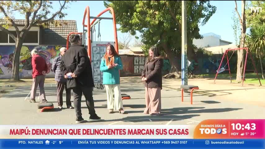 Vecinos de Maipú denuncian que delincuentes marcan sus casas 