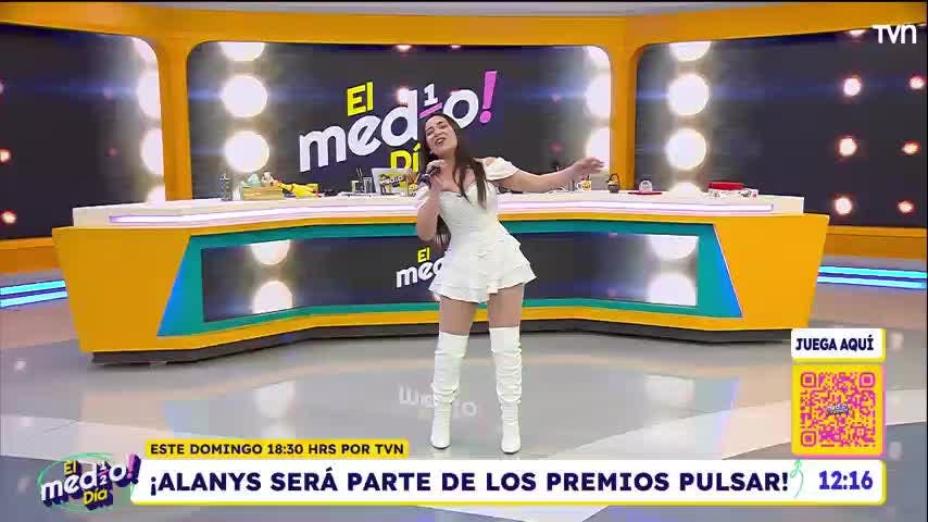 Como previa su participación en los Premios Pulsar: Alanys nos cautivó con su ranchera tropical 